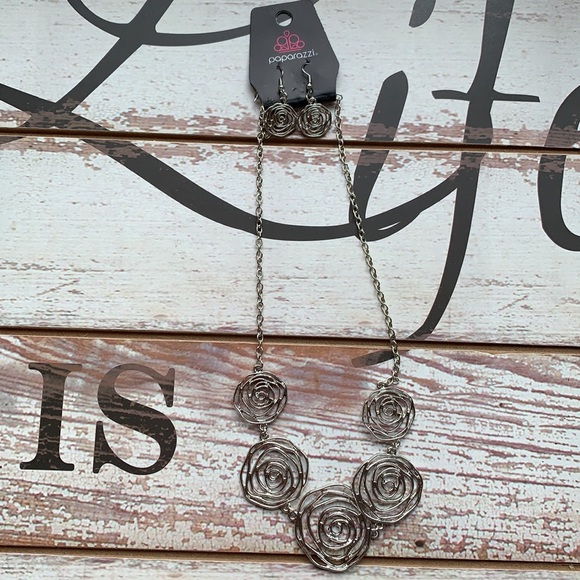 Paparazzi Rose Necklace and Earrings